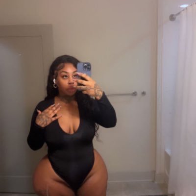 kinkiker29's profile picture. 🍆/18+ PETITE ebony. DM TO BOOK A MEET... I'm mobile..l Available For Freaky Ft show→ Ask for menu/into Telegram handle below 👉 https://t.co/qNVW9A6OHr