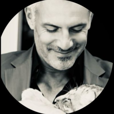 MediumTrade's profile picture. Juriste de formation et dirigeant d’entreprise, Henri de Beaufort. Fondateur d’un gîte animalier. 🌌 Médium de naissance et Maître franc-maçon 🔺