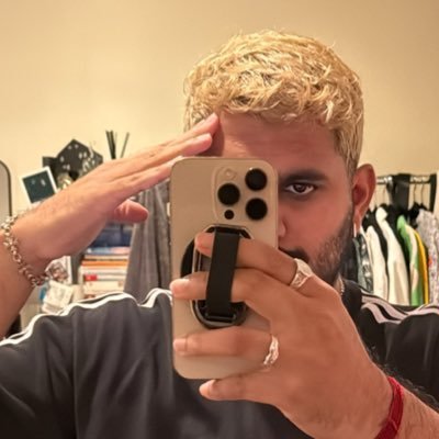 _fkaseem's profile picture. beautiful caffeine on an empty stomach I am going to live forever (definitely not aseem)