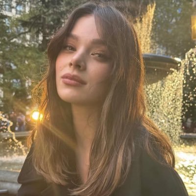 starlighthailee's profile picture. 💌@haileesteinfeld 💗