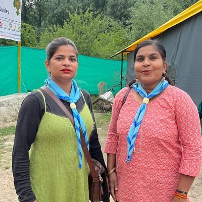 AniShar84910458's profile picture. टीचर 
love to teach love to be taught