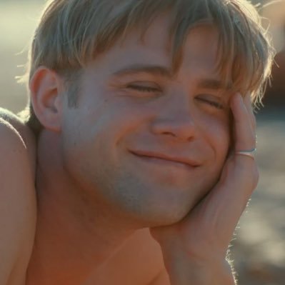 bratcreature's profile picture. me reading fellow travelers book (2025)