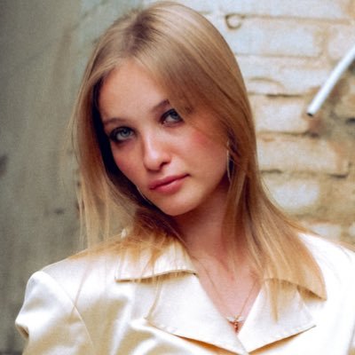 polnayalybvi's profile picture. I'll place my worlds upon the canvas. XTZ: https://t.co/nhiEDQdCqY