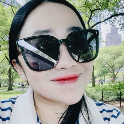 sweetadobo's profile picture. Enjoys reading, long walks, salted popcorn, pizza petroglyphs, and big notebooks.