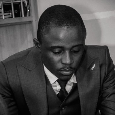 platiningenga_'s profile picture. Bonjour