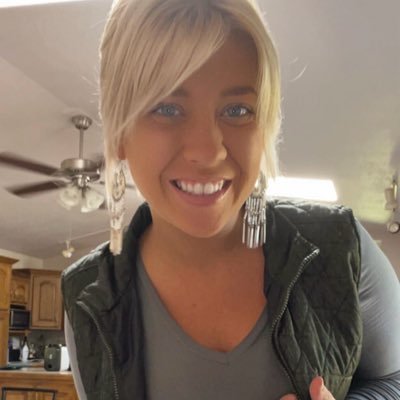 Amber9475's profile picture. Christ First