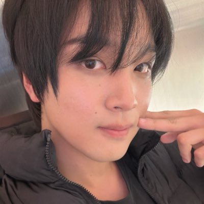 hyuckinvu's profile picture. ⠀⠀ TUNE INTO HOLO 9.8.25 - she/her 24