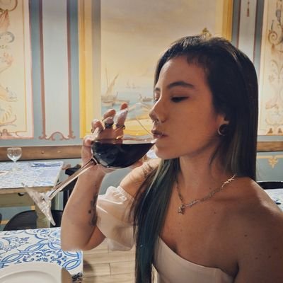 nathaliamb1's profile picture. good but not the best