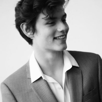 sweet_brix's profile picture. 𝗐𝖾 𝖺𝗋𝖾 𝖻𝗎𝗅𝗅𝖾𝗍𝗉𝗋𝗈𝗈𝖿 ! 🎬 ─ 𝒍s it better 𝘀𝗽𝗲𝗮𝗸 or to 𝗱𝗶𝗲 ﹖