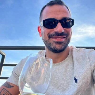 MatteoLucaDan's profile picture. Chasing sunsets and making memories or Fueled by kindness, powered by positivity