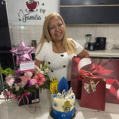 LisdeLozano's profile picture. La sangre de cristo me cubre a mí y a toda mi familia . amén