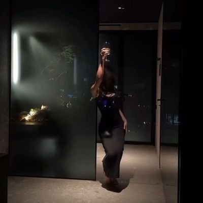 Godessah's profile picture. Scorpio |
Fluent in Sarcasm |
First World Grigamba |
Non- Conformist |
Chronicle Retwitter |