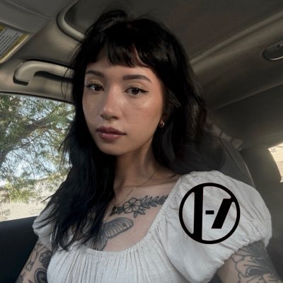 blurrycherry's profile picture. + a løser hides behind a mask of my disguise 🙂↕️