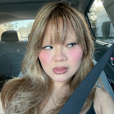 sunlessstars's profile picture. cool and mysterious and sooo normal