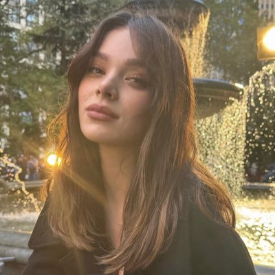 molaly28's profile picture. 