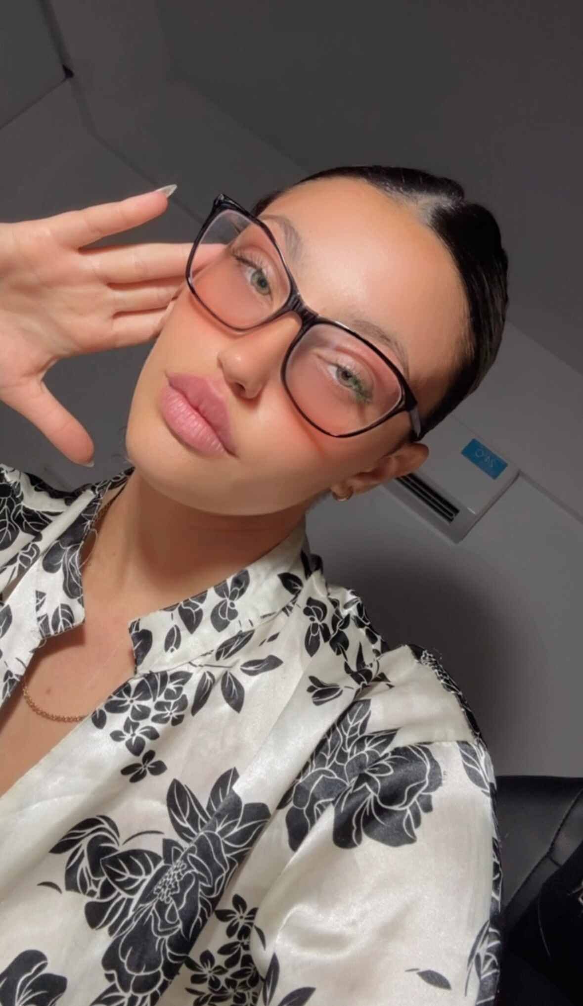 Abramowski16383's profile picture. haiii 21 female • new accwanting to meetbuddies/anyonefor late night talks