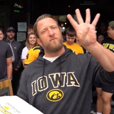 hawkeyecaleb's profile picture. Iowa 🐤 | #DaBears