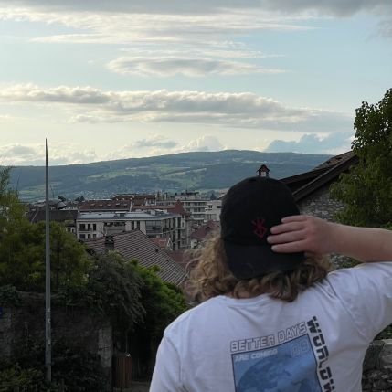 @0usuige