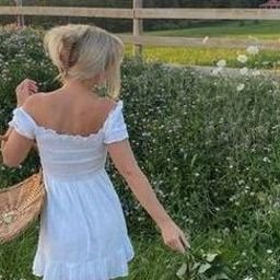 Ealoda142458's profile picture. 