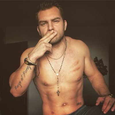 RealMattMajeres's profile picture. You never know how strong you are until being strong is the only choice you have. -Bob Marley- Knowledge is power 👁 Pergo Et Perago