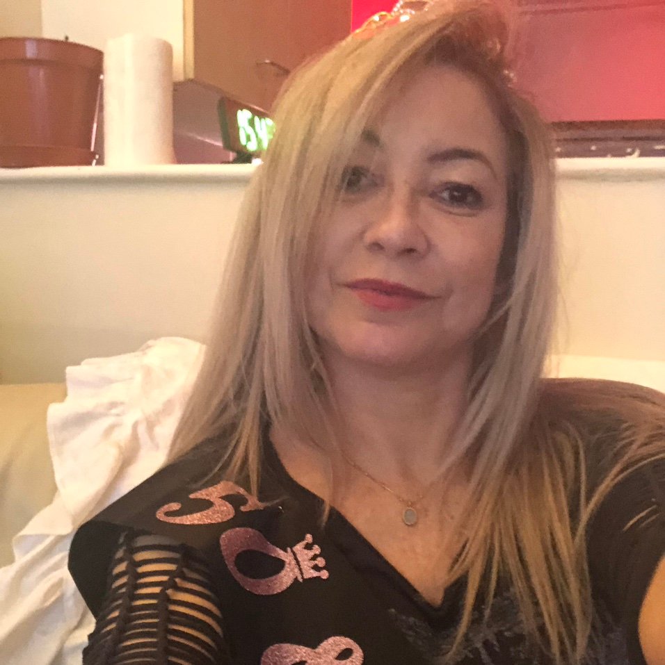 Estelaveoustarl's profile picture.