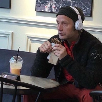 dansktwt's profile picture. caro @myggelcykel og karla @loveligyu savnede den gamle struggle account så nu har vi lavet en ny✨