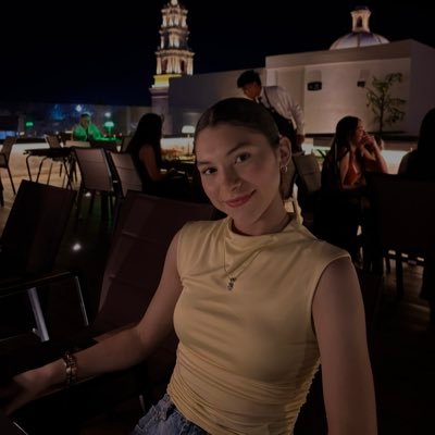 Elizagtz03's profile picture. 