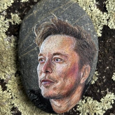ecommen_tary's profile picture. ❤️🚀