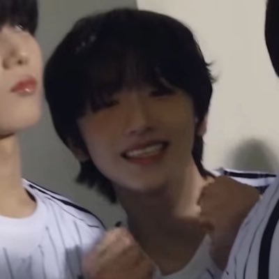 budu_oo's profile picture. ๋ ์ต๊ณ ์ ๋๋ถ์ผ