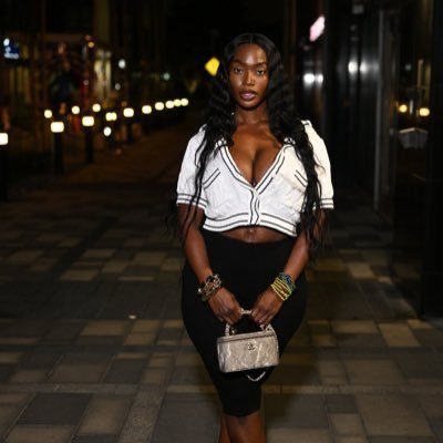 simpformayes's profile picture. CONTENT CREATOR • I DO MEETS N COLLABS • DM FOR CUSTOMS & DROPBOX ACCESS