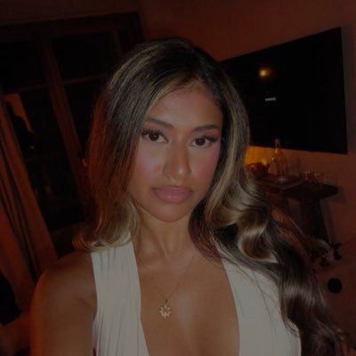 6roshnii's profile picture. 