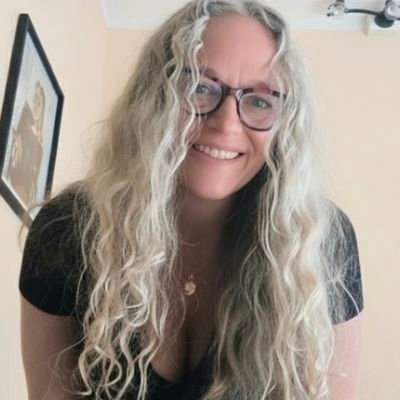 laclaudia70's profile picture. Keep calm and carry on.... 
Books/acMilan❤️🖤/palestra/animaletti/musica/libri/viaggiare