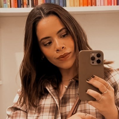 queenofonme's profile picture.