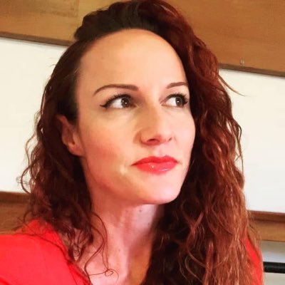 hannahpernia071's profile picture. 😁