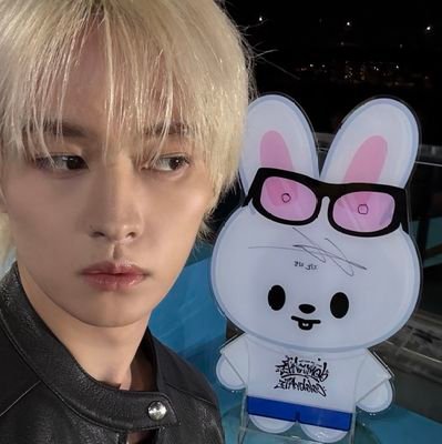 __sapporoshi's profile picture. ✧ ˚ i'm mi, i'm okay { no, i'm not }  /ᐠ ╥ ˕ ╥マ ⋆