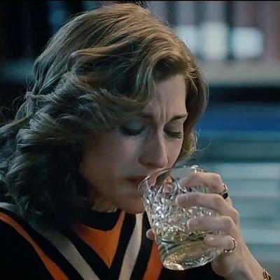 AsherLilian2610's profile picture. Love is an echo. You put it out in the world and eventually it comes back 🌊|#Mafin 🧁