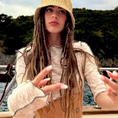 s1tusupieras's profile picture. no me importa la tormenta, llegará la calma | @tinistoessel