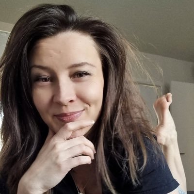 Claudiamar47311's profile picture. 