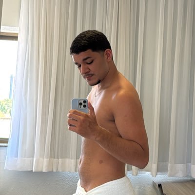 j_man0el's profile picture. 