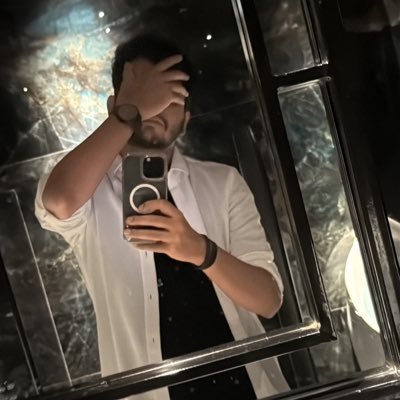 slaychau_'s profile picture. 1111 to talk