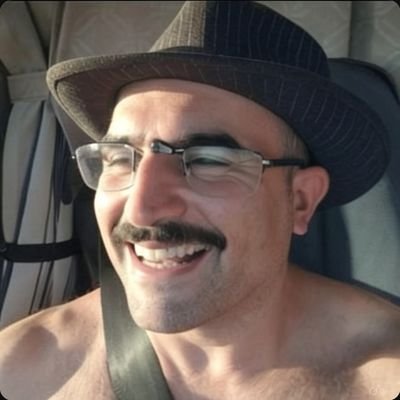 im_AlCapone's profile picture. Comedor de filha de comunista para recuperar o dinheiro do imposto. A Maria do Rosário nem sabe da conta que a filha dela paga.
