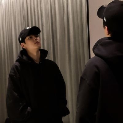 ItsjustWoo_'s profile picture. 𝒪 artista, entre notas ou pincéis, traduz a  𝒂𝒍𝒎𝒂 do 𝒎𝒖𝒏𝒅𝒐, tornando o efêmero 𝒆𝒕𝒆𝒓𝒏𝒐.