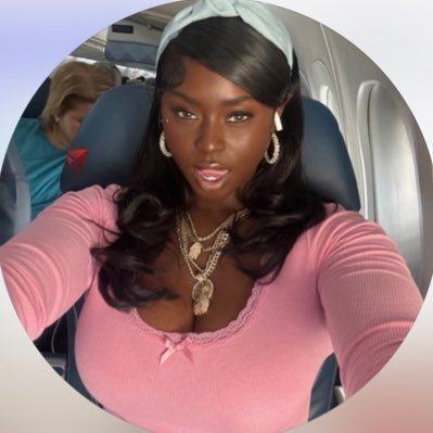 freakevelyn's profile picture. Confident. Sensual. Real.| Come for the energy, stay for the tease 🔥