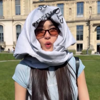 antjung19's profile picture. Keep both : Love LingOrm