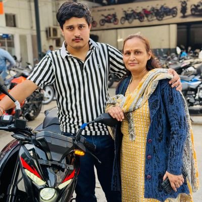 HoneyChadha65's profile picture.