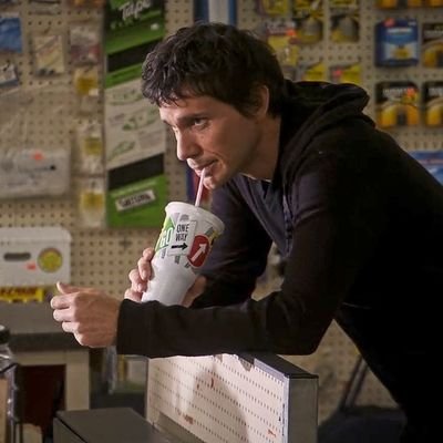 estuar858's profile picture. ayuda mi vida social se murio hace 4 años :(