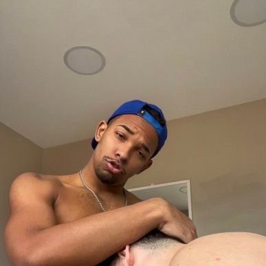 omo_ekun14's profile picture. LGBTQ🌈🏳️‍🌈Out, proud, and looking for real connection 🌈 | Love deep talks, good music, and bad dance moves