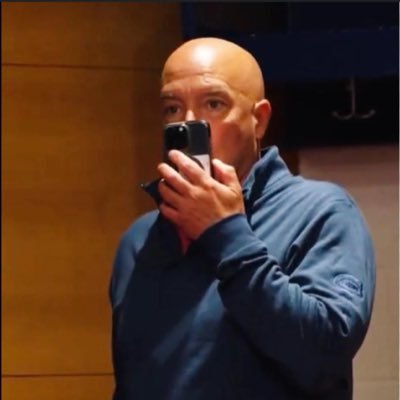 lanny_stache's profile picture. 🏒🏈😂