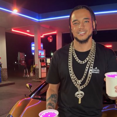 Twitch_WavyyyyP's profile picture. https://t.co/m97JcbPzkL 🟪  Insta:Wavyyyyp 📸