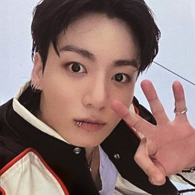 thvgslden's profile picture. 